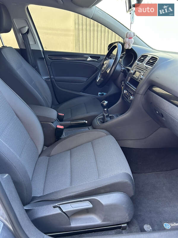 Хетчбек Volkswagen Golf 2009 в Луцьку