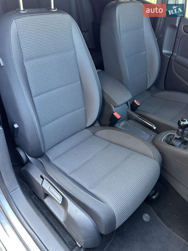 Хетчбек Volkswagen Golf 2009 в Луцьку