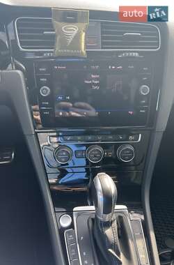 Универсал Volkswagen Golf 2017 в Днепре