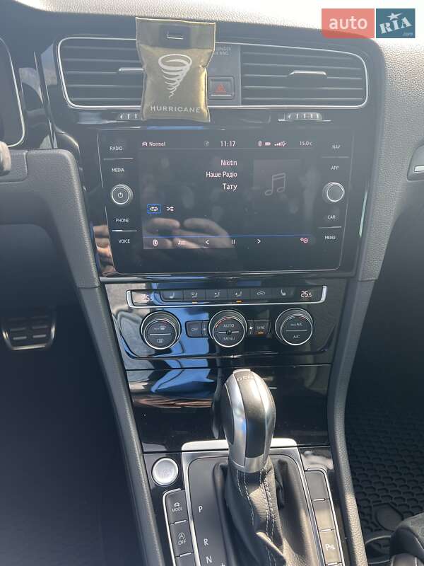 Универсал Volkswagen Golf 2017 в Днепре