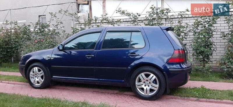 Хетчбек Volkswagen Golf 2003 в Одесі