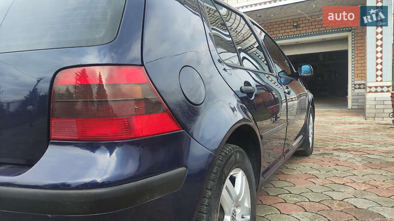 Хетчбек Volkswagen Golf 2001 в Перегінське