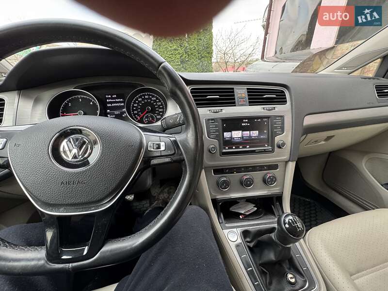 Универсал Volkswagen Golf 2015 в Тернополе
