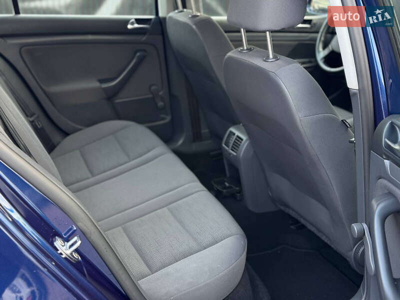 Хетчбек Volkswagen Golf 2008 в Дрогобичі