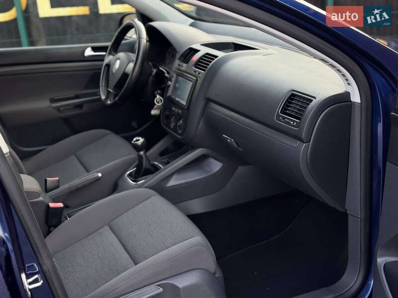 Хетчбек Volkswagen Golf 2008 в Дрогобичі
