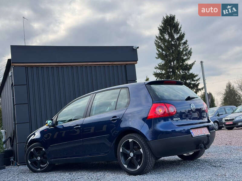 Хетчбек Volkswagen Golf 2008 в Дрогобичі