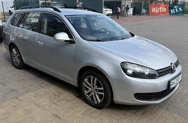 Універсал Volkswagen Golf 2010 в 