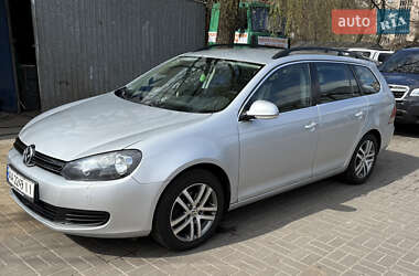 Універсал Volkswagen Golf 2010 в 