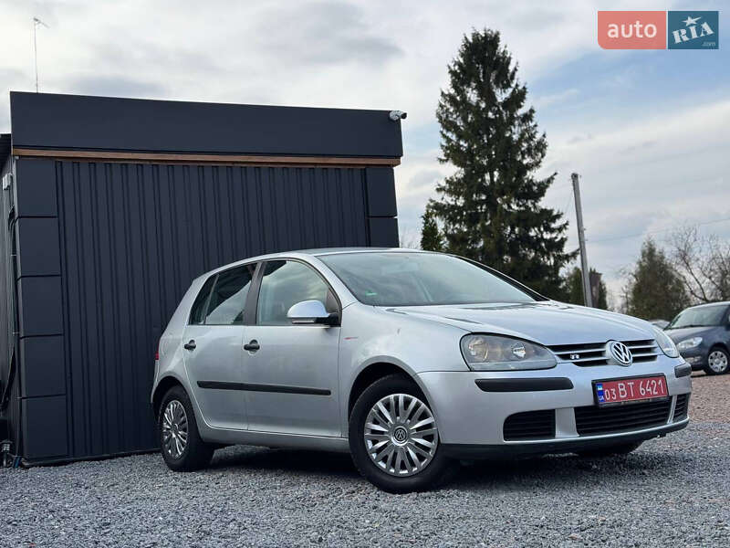 Хэтчбек Volkswagen Golf 2005 в Дрогобыче
