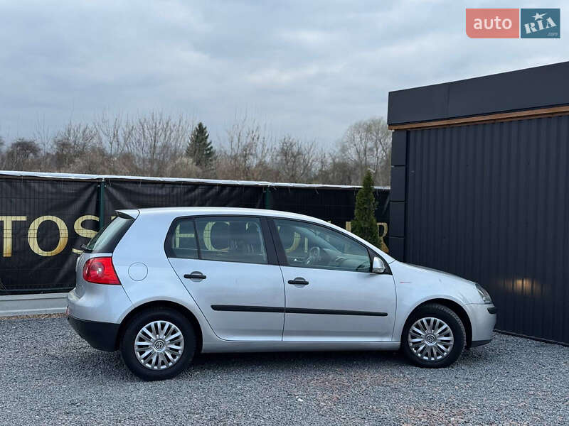 Хэтчбек Volkswagen Golf 2005 в Дрогобыче