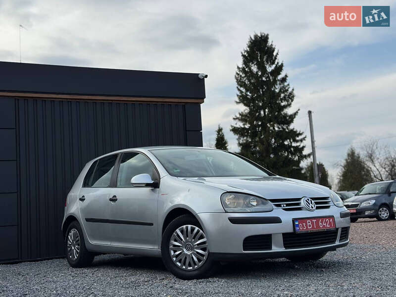 Хэтчбек Volkswagen Golf 2005 в Дрогобыче