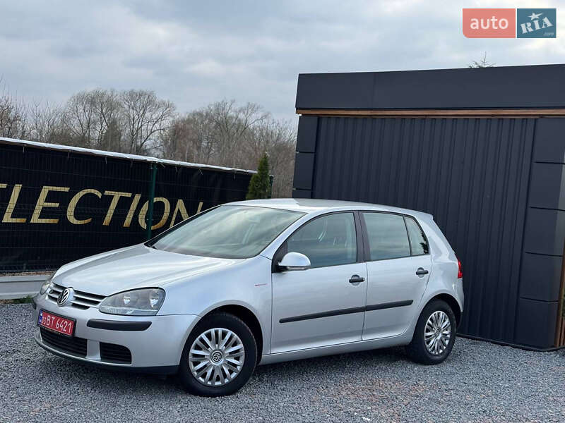 Хэтчбек Volkswagen Golf 2005 в Дрогобыче