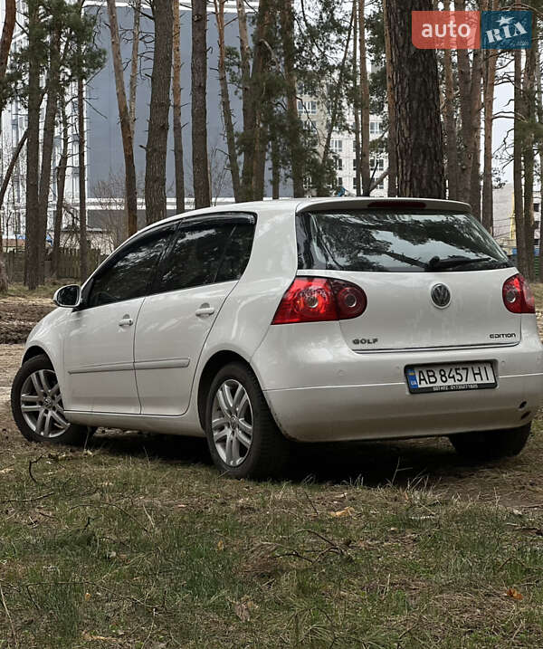 Хэтчбек Volkswagen Golf 2008 в Чернигове