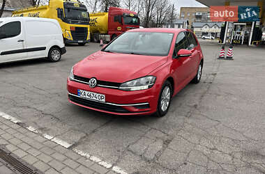 Хэтчбек Volkswagen Golf 2017 в 