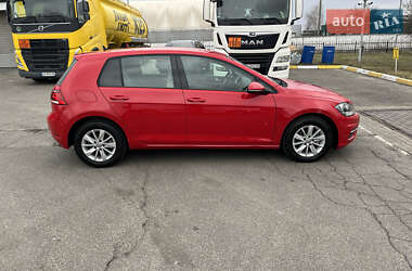 Хэтчбек Volkswagen Golf 2017 в 