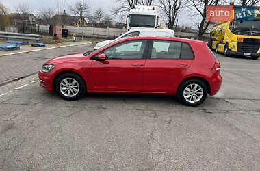 Хэтчбек Volkswagen Golf 2017 в 