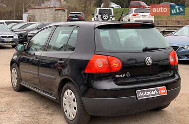 Хэтчбек Volkswagen Golf 2006 в 