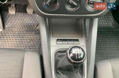 Хэтчбек Volkswagen Golf 2006 в 