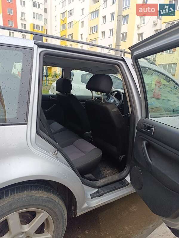 Универсал Volkswagen Golf 2003 в Харькове