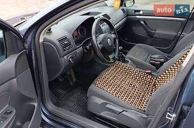 Хетчбек Volkswagen Golf 2007 в 