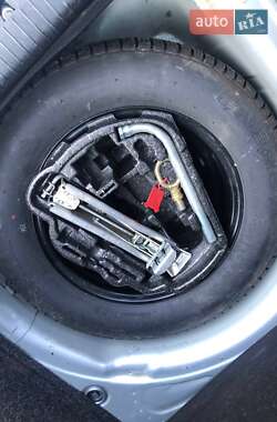 Хэтчбек Volkswagen Golf 2002 в 