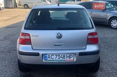 Хэтчбек Volkswagen Golf 2002 в 