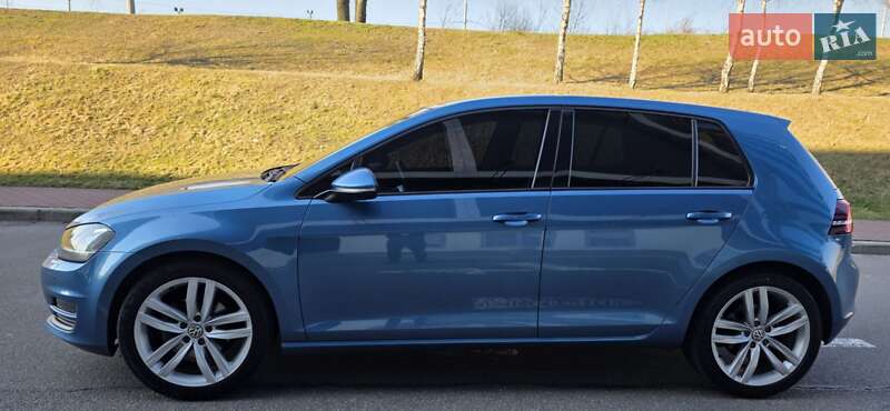 Хэтчбек Volkswagen Golf 2013 в Киеве