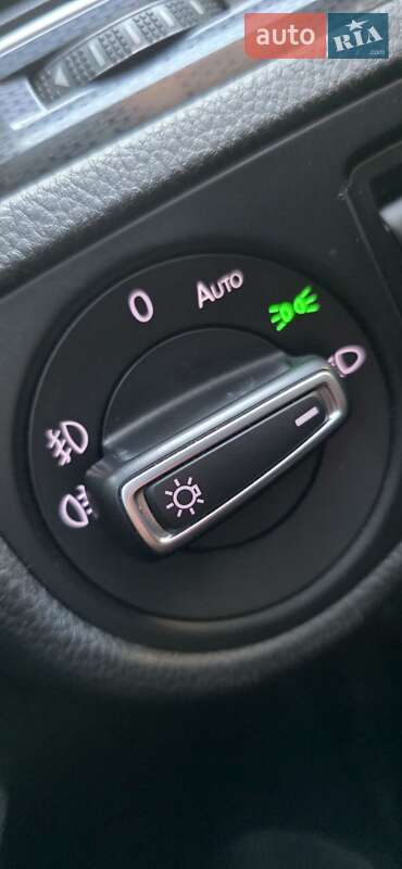 Хэтчбек Volkswagen Golf 2013 в Киеве