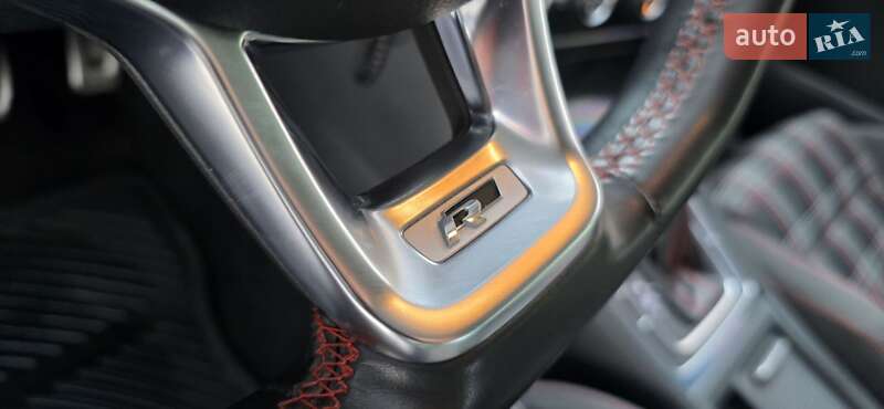 Хэтчбек Volkswagen Golf 2013 в Киеве