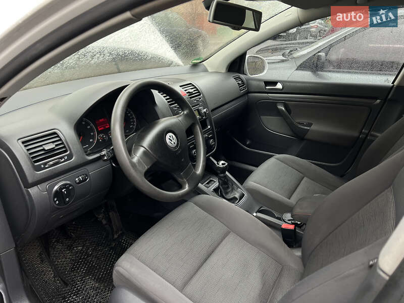 Хэтчбек Volkswagen Golf 2008 в Чернигове