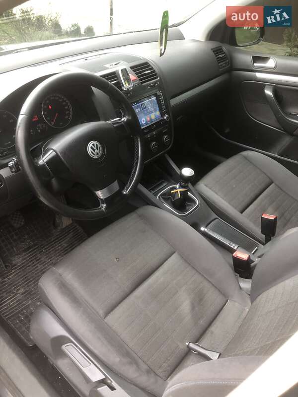 Хетчбек Volkswagen Golf 2007 в Соколовському