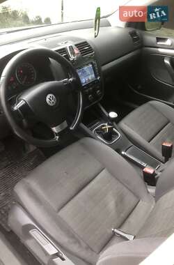 Хэтчбек Volkswagen Golf 2007 в 