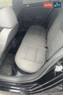 Хетчбек Volkswagen Golf 2008 в 