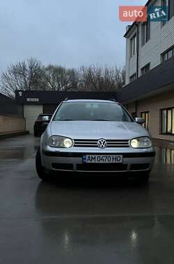 Універсал Volkswagen Golf 2000 в 