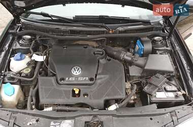 Хетчбек Volkswagen Golf 1999 в 