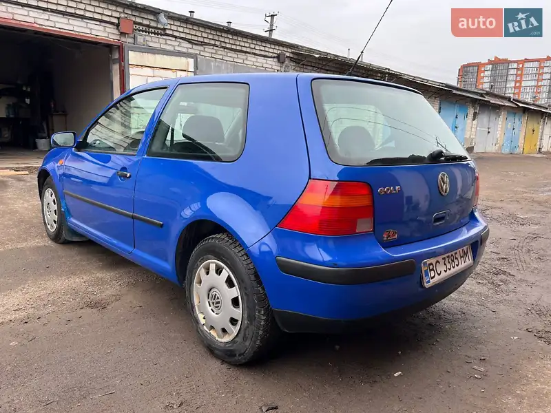 Хетчбек Volkswagen Golf 1998 в 
