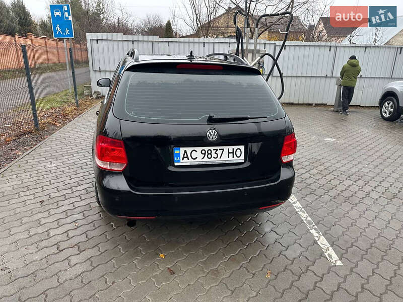Універсал Volkswagen Golf 2010 в Луцьку