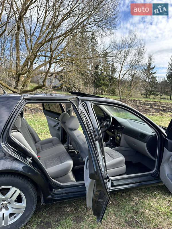 Хетчбек Volkswagen Golf 2000 в Тернополі