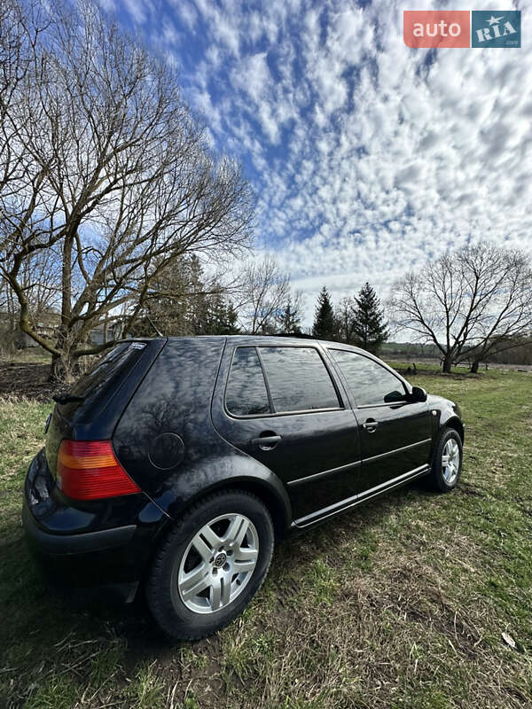 Хетчбек Volkswagen Golf 2000 в Тернополі