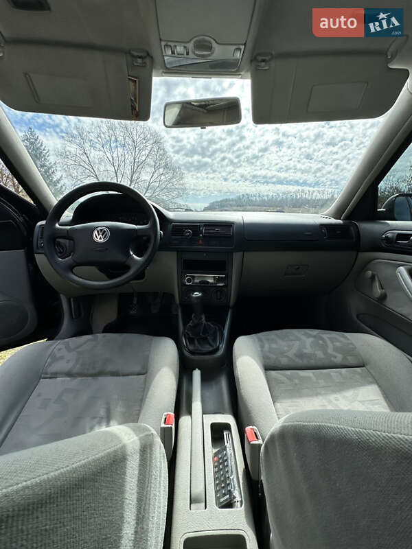 Хетчбек Volkswagen Golf 2000 в Тернополі