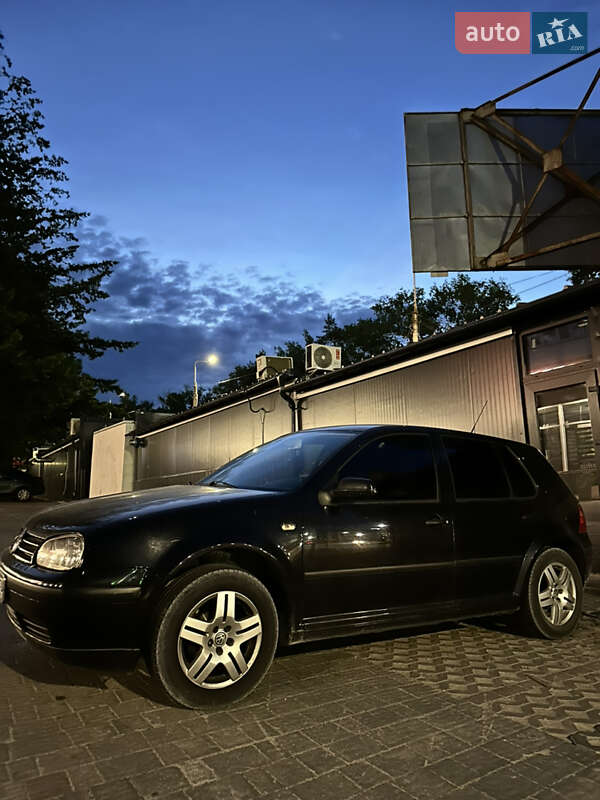 Хетчбек Volkswagen Golf 2000 в Тернополі