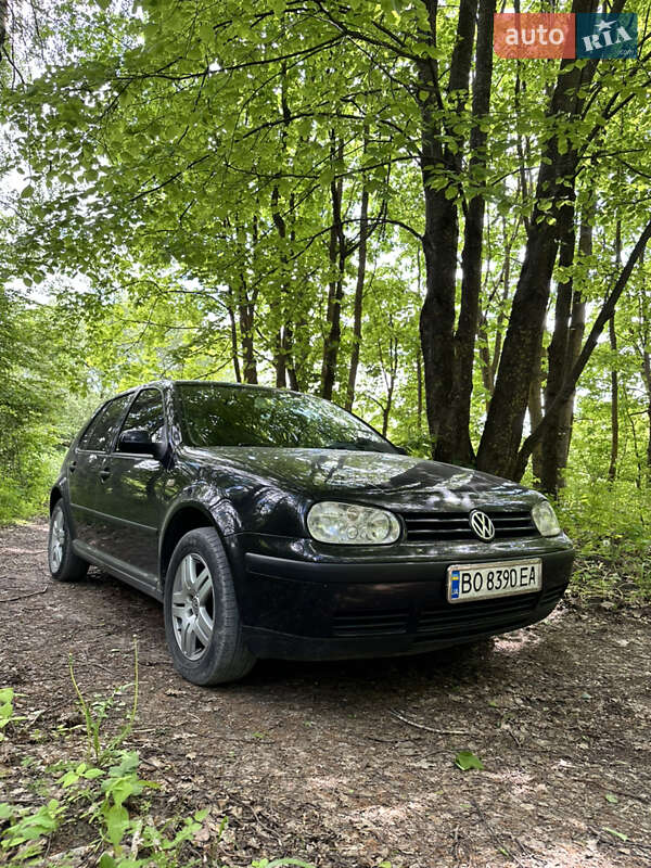 Хетчбек Volkswagen Golf 2000 в Тернополі