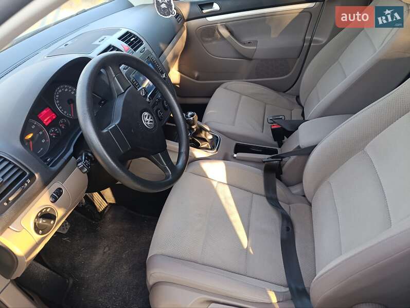 Хэтчбек Volkswagen Golf 2007 в Звягеле