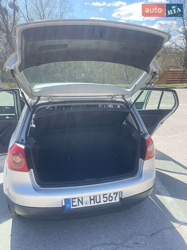 Хетчбек Volkswagen Golf 2006 в Рівному