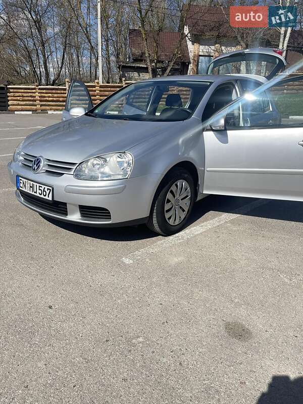 Хетчбек Volkswagen Golf 2006 в Рівному