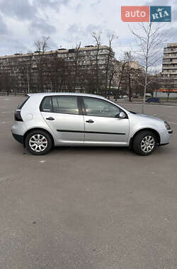 Хэтчбек Volkswagen Golf 2004 в 