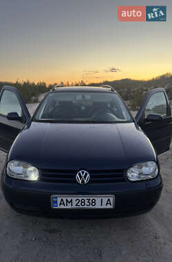 Универсал Volkswagen Golf 2000 в 