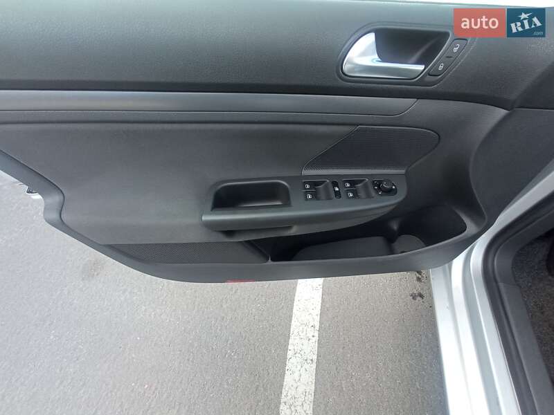 Универсал Volkswagen Golf 2007 в Киеве