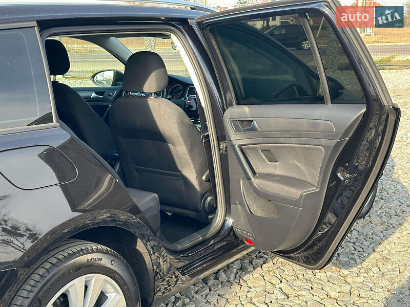 Універсал Volkswagen Golf 2019 в Бродах