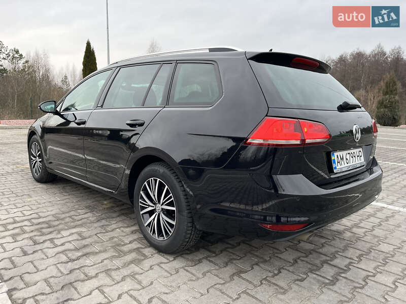 Универсал Volkswagen Golf 2017 в Житомире